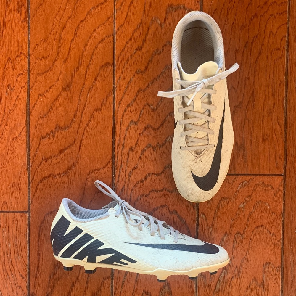 Nike White and Black Men's Soccer Cleats